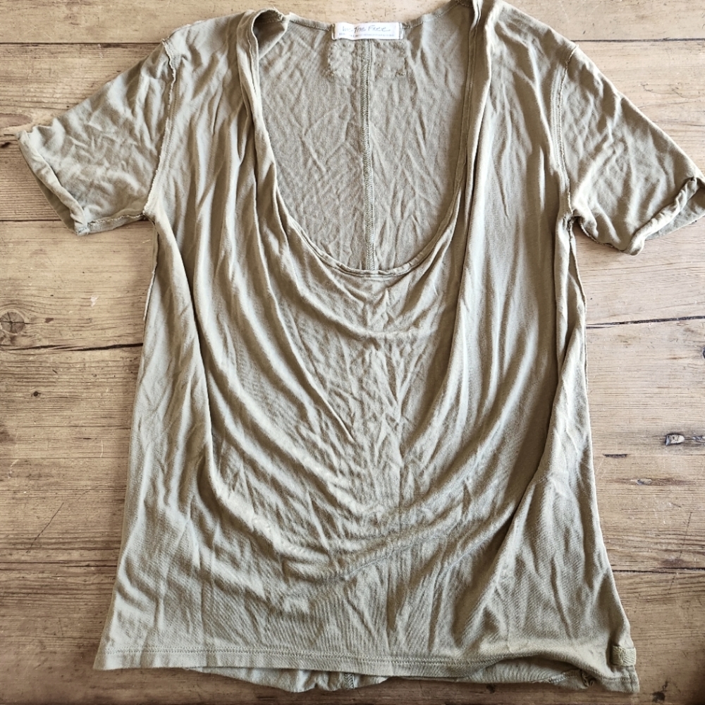 We the free scoopneck t xs